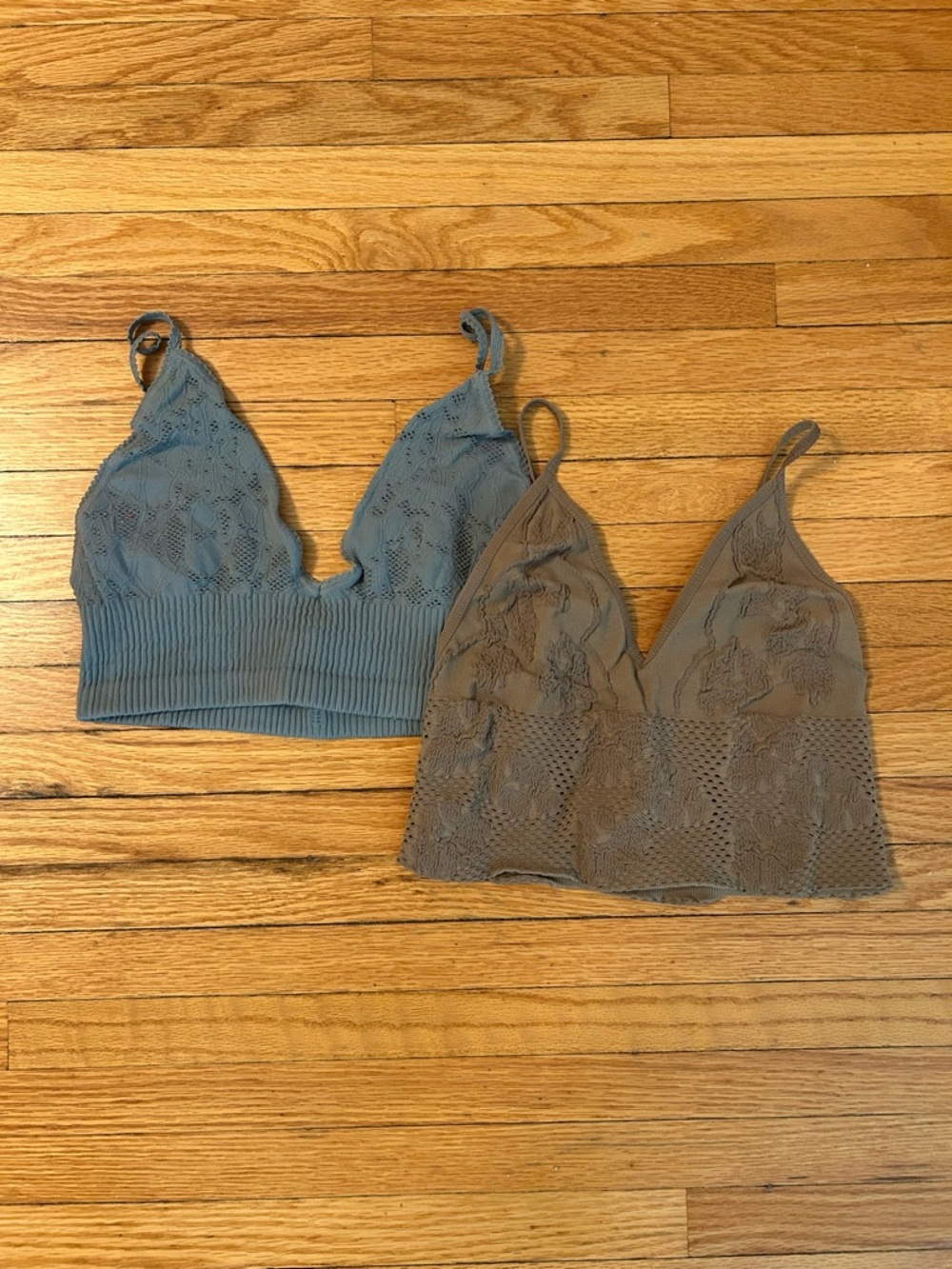 bundle 2 x Free People bralettes